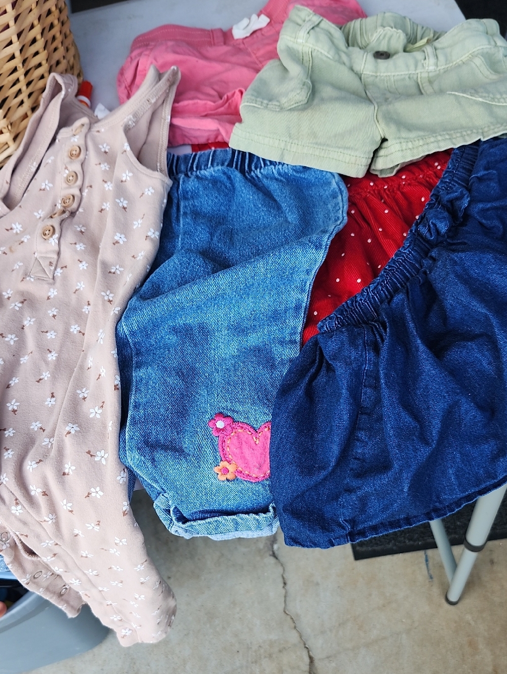 Girls Bundle 18 Mo Skirt 1  2 Shorts 1 Jean 1 Romper 18/24